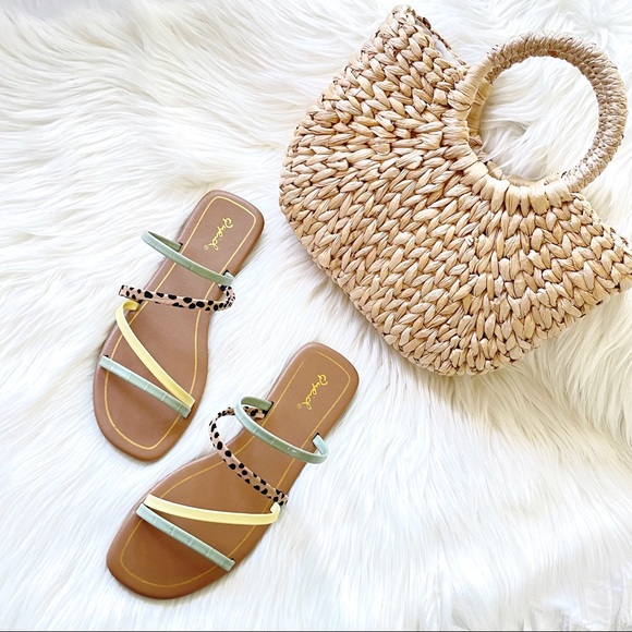 Strappy square toe slip on sandals slides flat - Picture 4 of 11